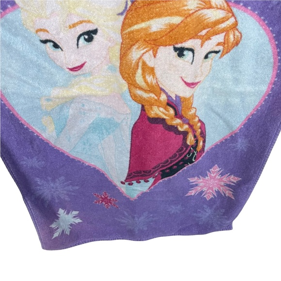 Disney Frozen Princess Beach Towel Graphic Elsa Anna Snowflake Purple Pink Kids - Picture 4 of 9